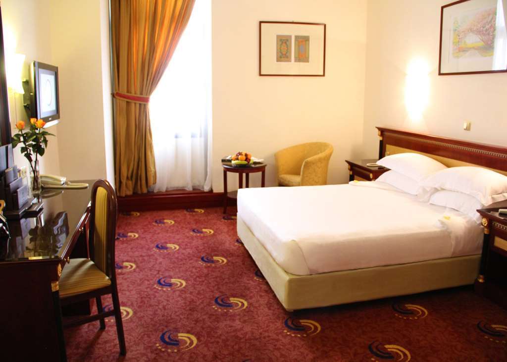 Готель Al Shohada By Palm Rich Makkah Mecca Номер фото A room at the hotel